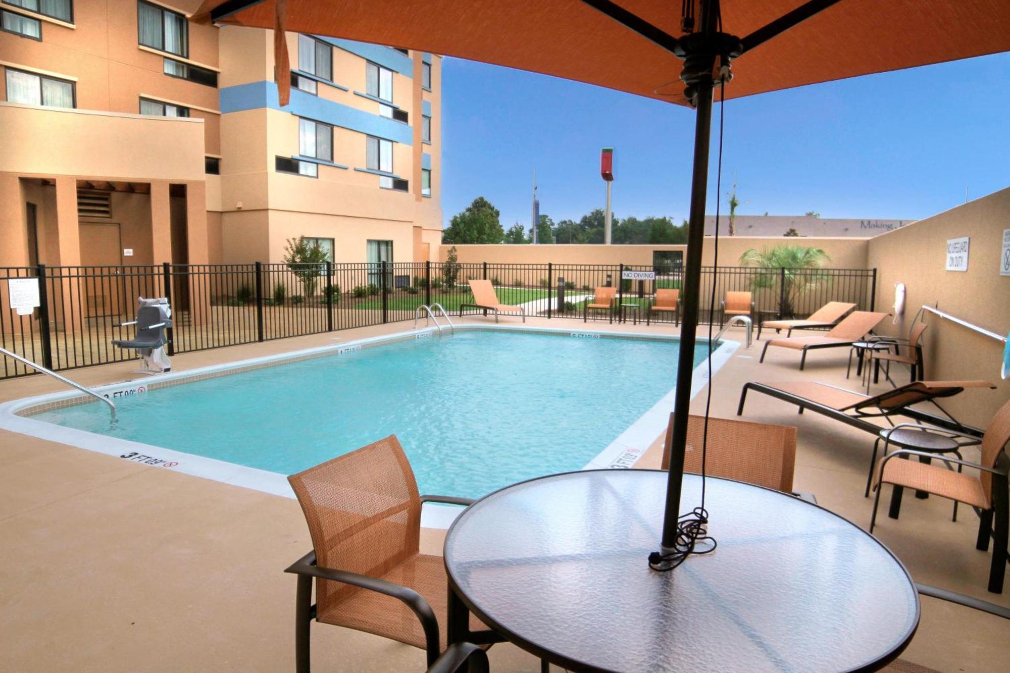 Hotel Courtyard By Marriott Jackson Airport/Pearl Exterior foto